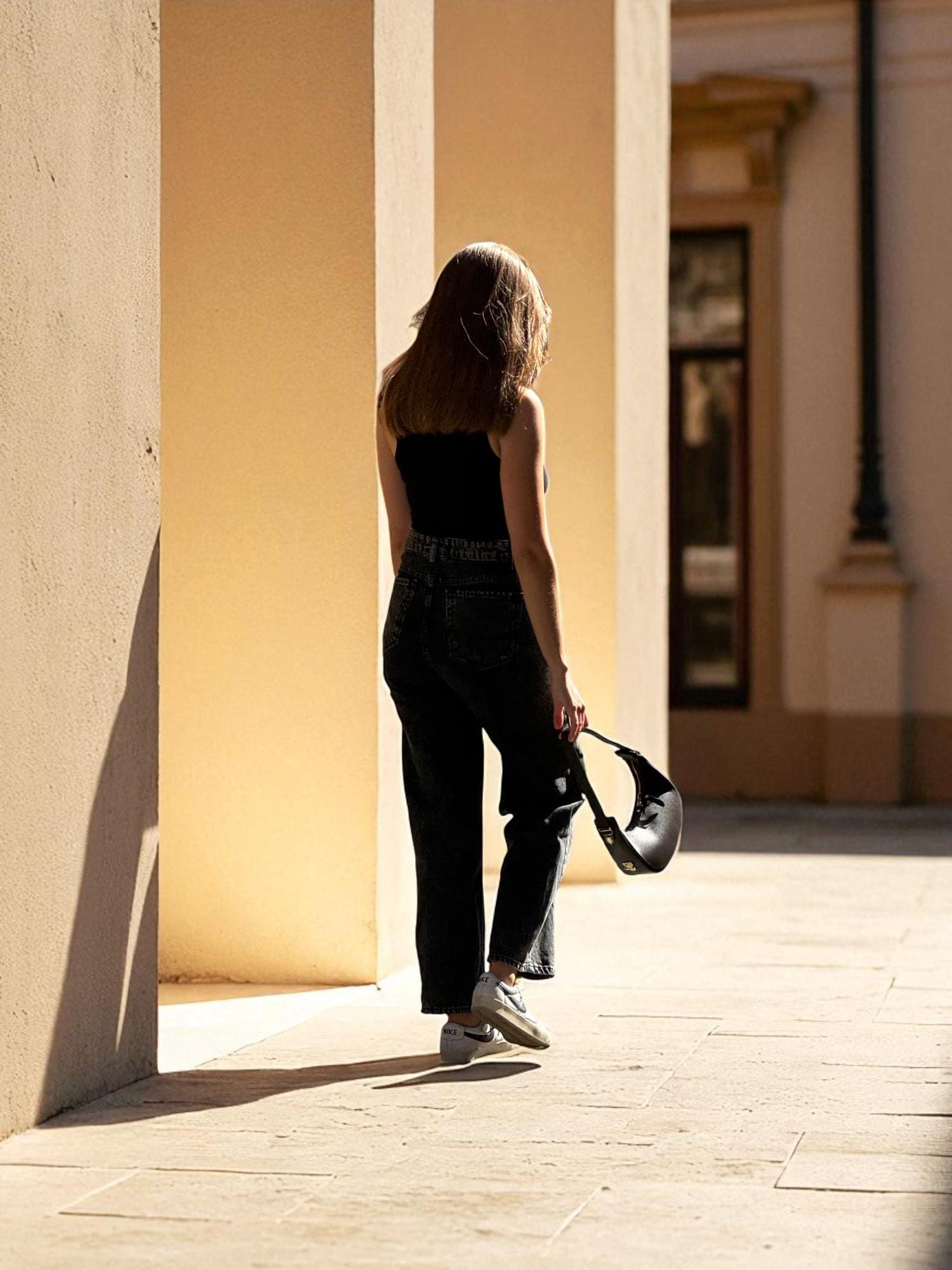 Crescent Leather Handbag Minimalist Shoulder Bag Gold Hardware